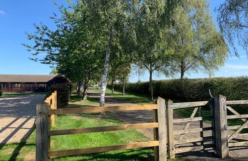 Upper Dean House | Idyllic Countryside 4 Bedroom Retreat