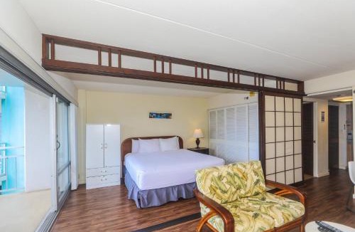Waikiki Apartment | Ilikai Tower 701 City View 1BR