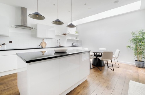 Brompton & Hans Town House | Incredible modern Knightsbridge townhouse with AC, garage, gym and sauna