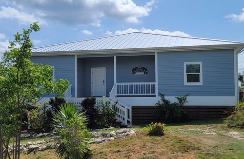Green Turtle Cay House | Indigo House with private pool, dock slip, & house generator on Green Turtle Cay