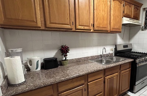 Nassau Apartment | Inexpensive Villa: 5 Mins to Beach & Fish Fry! Great rates, location & service.