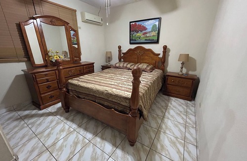 Nassau Apartment | Inexpensive Villa: 5 Mins to Beach & Fish Fry! Great rates, location & service.