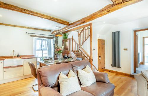 Ingleton House | Inglenook Cottage