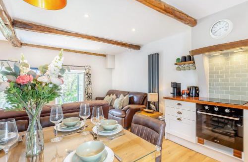 Ingleton House | Inglenook Cottage