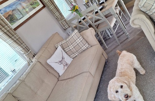 South Lakeland Leisure Village Apartment | Inside No.2 Retreat