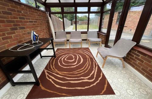 Luton House | Instant Home