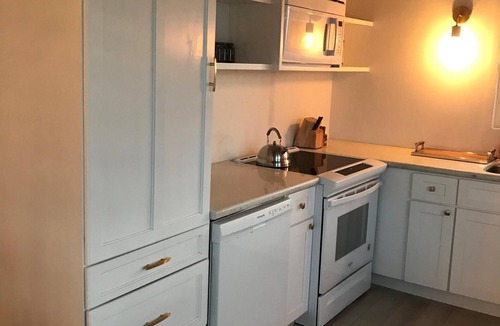 William's Town Cottage | Intimate Luxury on Bahamas Best Beach - Blue Point Cottage Beach House