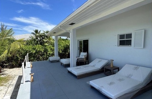 Winding Bay House | Introducing a private paradise in the tropical wonderland Double Bay Bahamas.