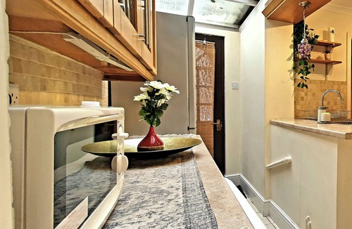 Windsor City Centre Cottage | Inviting 2-bed Cottage in Windsor