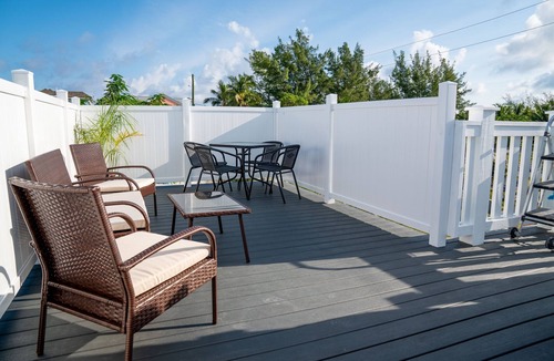 Spanish Wells Apartment | Island Breeze Spanish Wells with free Golf Cart Kayak & Paddle Board oct 2019