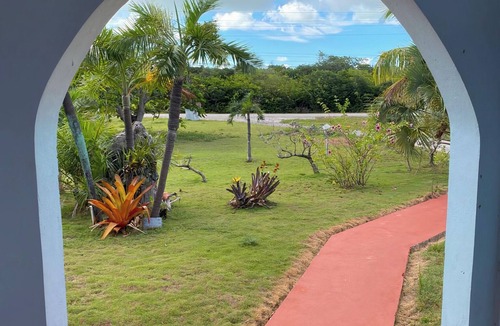 Long Island House | Island House near the airport