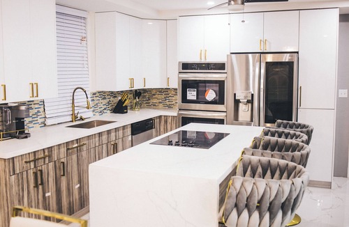 Nassau House | Island Haven 4 Bedroom House with AC, Pool, WiFi in Nassau, Bahamas