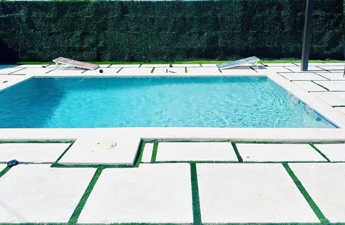 Nassau House | Island Haven 4 Bedroom House with AC, Pool, WiFi in Nassau, Bahamas