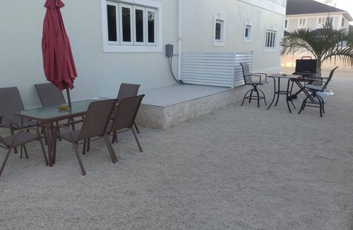 Lyford Cay Condo | Island Seahorse Retreat