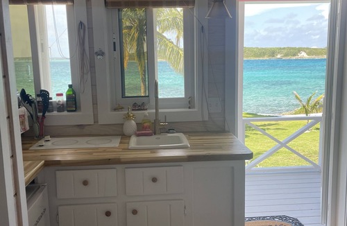 Spanish Wells Cottage | Islander Turtle Peek - Stunning new waterfront tiny-cottage overlooking harbour