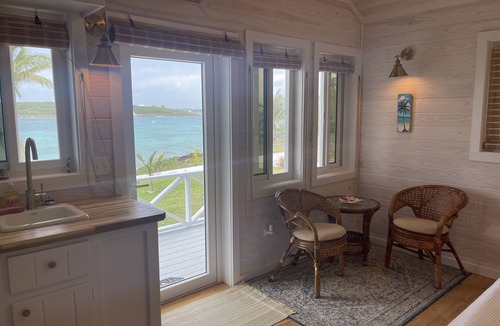 Spanish Wells Cottage | Islander Turtle Peek - Stunning new waterfront tiny-cottage overlooking harbour