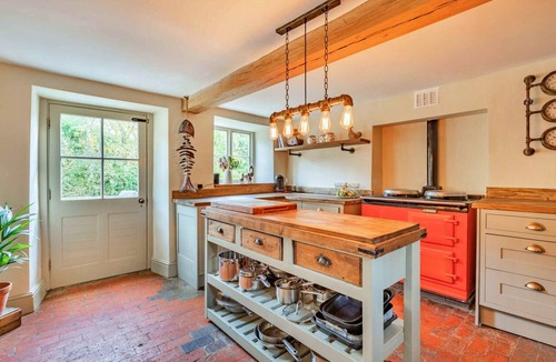 Thrapston House | Islip Mill House - Beautiful Riverside Home