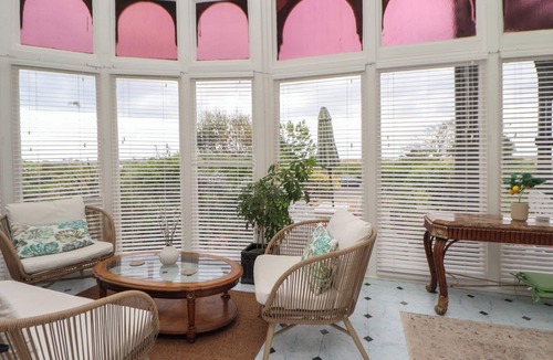 Waterloo Cottage | Ismay Billiard Room Apartment - Titanic Interest Beach View