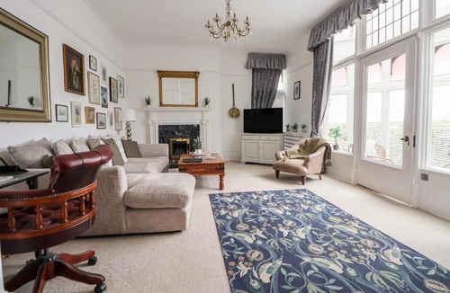 Waterloo Apartment | Ismay Billiard Room Apartment - Titanic Interest Beach View