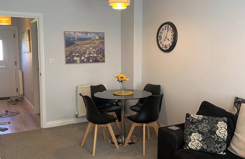 Filey Cottage | Ivy Cottage Beautiful Cottage on Award Winning Site.