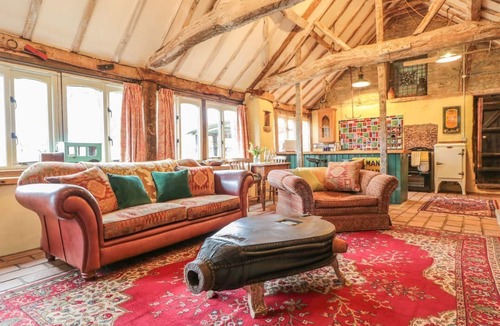 Gloucester House | Jackdaw's Roost: A Cozy Retreat