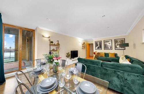 Island Gardens Apartment | January Sale!2bed riverside flat near Canary Wharf