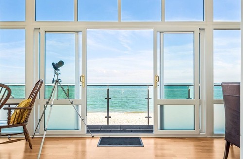 Herne Bay Apartment | Jarrahdale Beach House - Stunning Luxurious Pad by the Beach - Pass the Keys