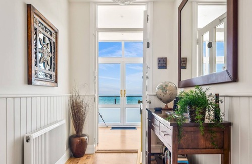 Herne Bay Apartment | Jarrahdale Beach House - Stunning Luxurious Pad by the Beach - Pass the Keys