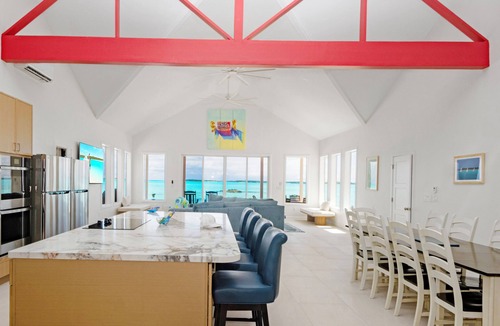 George Town House | Jolly Rancher - Exuma- On the Water!