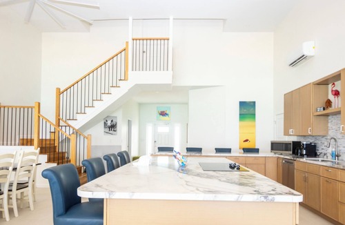George Town House | Jolly Rancher - Exuma- On the Water!