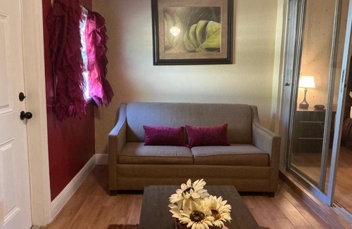 Regency Park Apartment | Jubilee Gardens Freeport