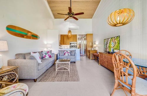 Napili Condo | Just steps to the beach Napili Shores Resort