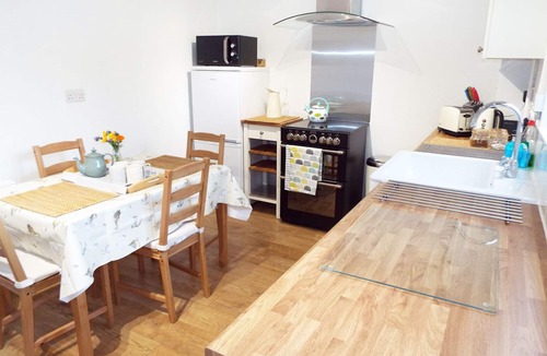Bourton-on-the-Water Cottage | KATE'S COTTAGE, with a garden in Bourton-On-The-Water