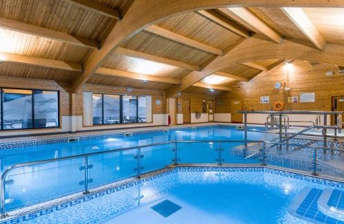 Carnforth House | Keer Lodge a lakeshore haven Pine Lake Resort