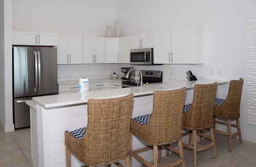 Treasure Cay Resort | Kellie’s Cool Condo - Sleeps 8 guests on the Beach