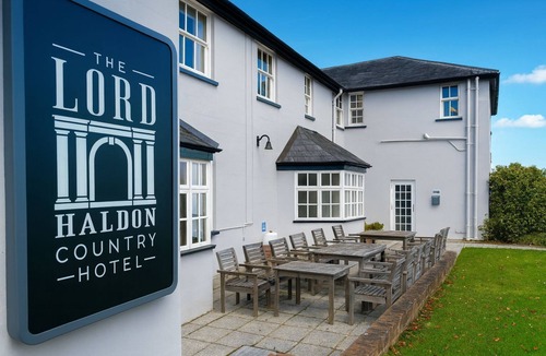 Dunchideock Apartment | Kenn Valley View - Outskirts of Exeter - Free Parking & Wi-Fi