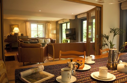 Abbess Roding House | Kent Family Farmhouse · 7 Bedrooms · Hot Tub