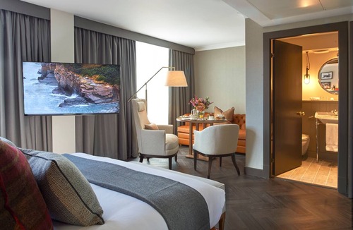 New Town Hotel | Kimpton Charlotte Square by IHG