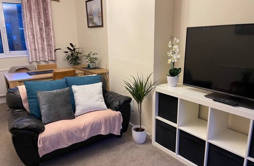 St Ives House | King size bed Fast Wi Fi, Garden space, parking,