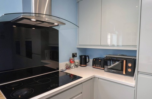 Staithes Cottage | KINGFISHER HOUSE, pet friendly, country holiday cottage in Staithes