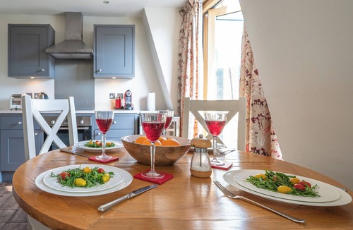 Knightsbridge Apartment | KINGHTSBRIDGE HOUSE IN PRIVATE ROAD =SLEEPS 4/5 - Early C/in if avail -