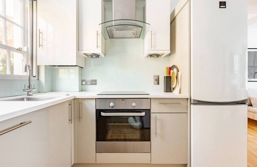 Brompton & Hans Town House | KNIGHTSBRIDGE TRANQUIL 3 BED 2 BATH