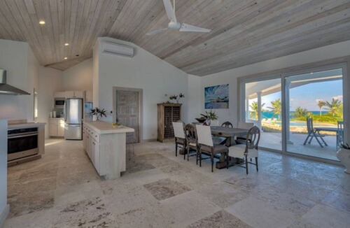 North Palmetto Point Hotel | La Bougainvillea Hotel and Villas