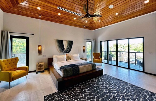Dunmore Town Villa | La Palmeraie Villa 3, 300 ft. from beach, daily beach set up, daily cleaning