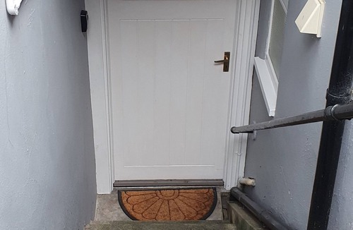Grange-over-Sands Apartment | Lake District apartment with wonderful sea views across Morecambe Bay