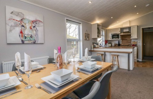 Tewitfield Cabin | Lakeside 20, Silverdale