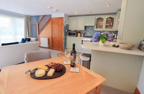 Brockhole Cottage | LAKESIDE COTTAGE, with a garden in Troutbeck Bridge