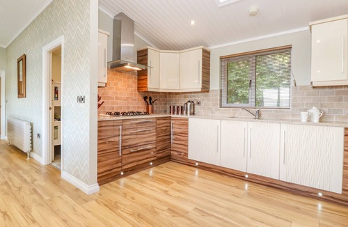 Bowness-on-Windermere Cottage | Lakeside Lodge
