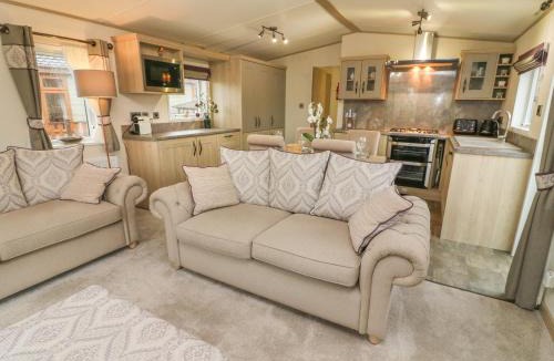 Tewitfield House | Lancaster Lodge