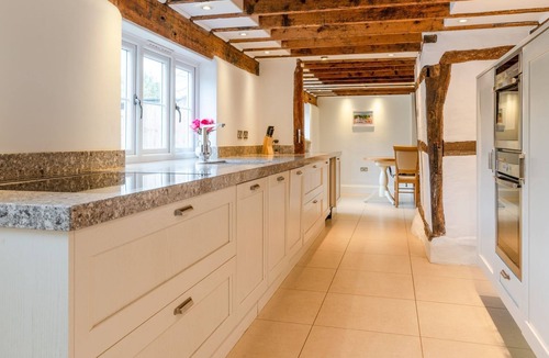 Great Witcombe House | Landers, Cheltenham - sleeps 10 guests in 5 bedrooms
